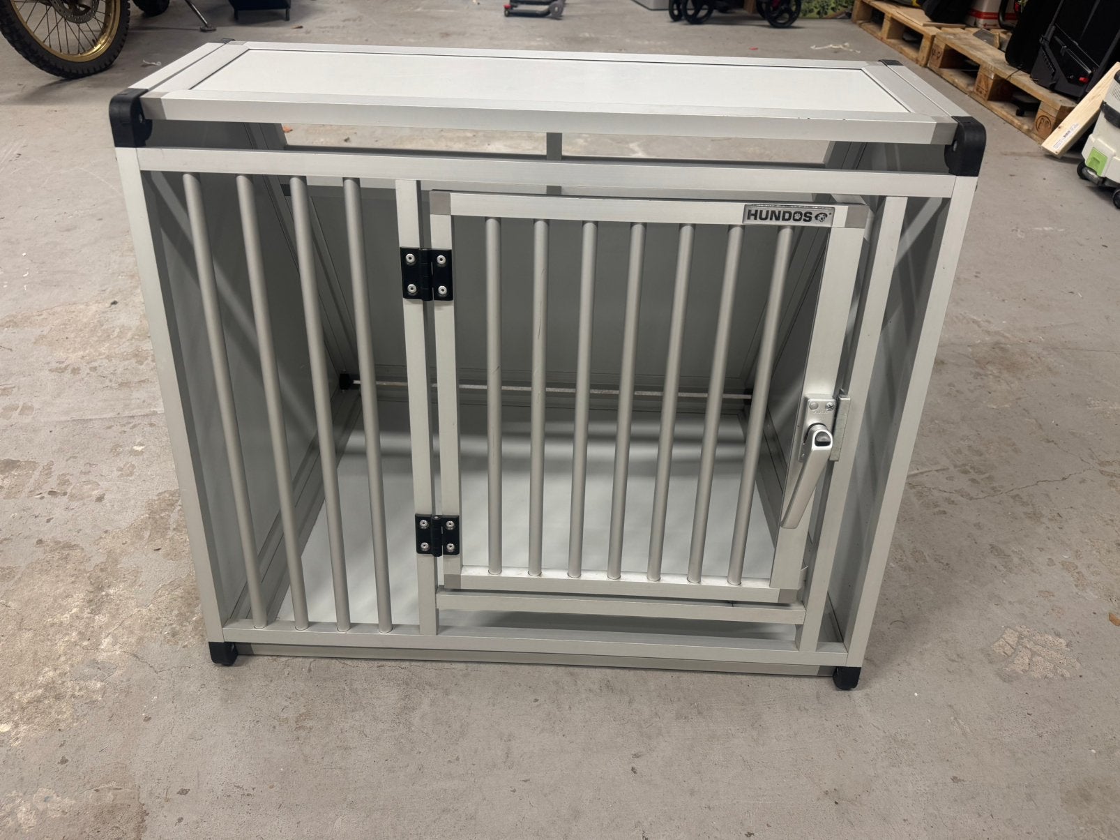 Hundos Autobench, Dieren en Toebehoren, Hondenbenches, Zo goed als nieuw, Ophalen