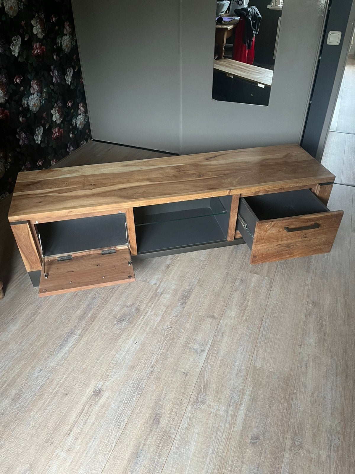 Tv Dressoir, Ophalen of Verzenden, Zo goed als nieuw, 25 tot 50 cm, Met klep(pen)