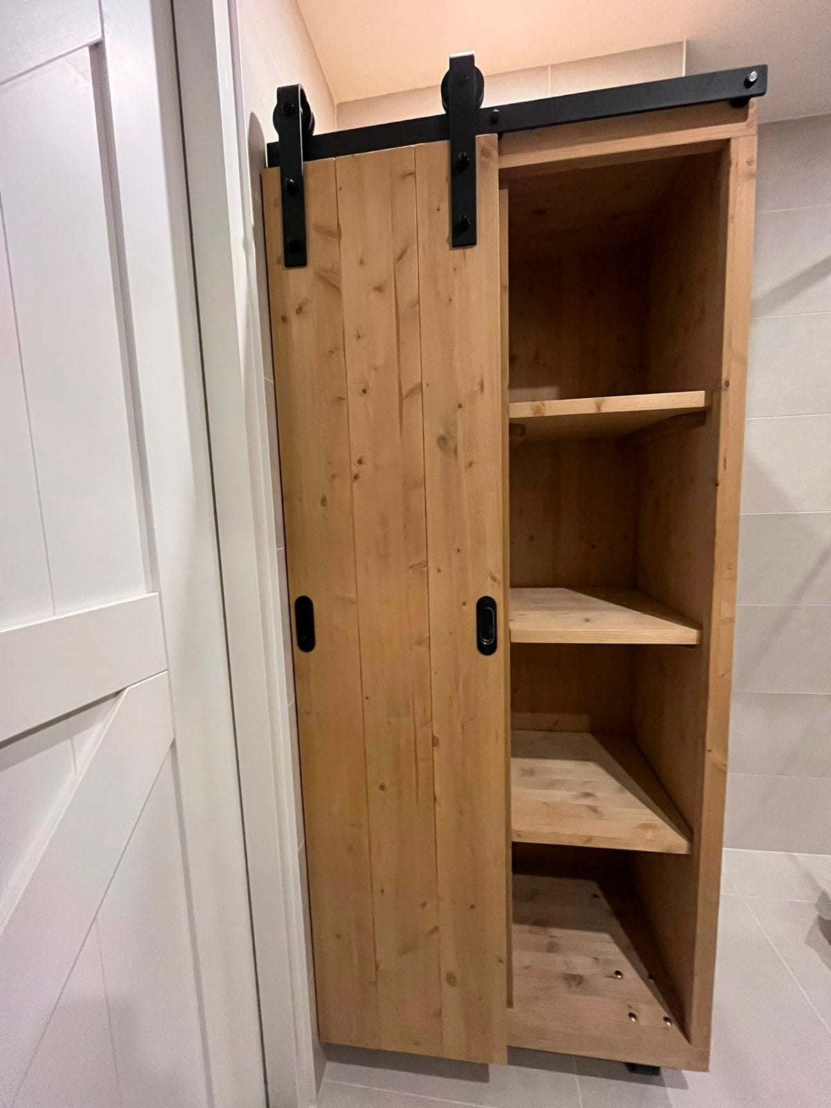 Mooie houten bergkast 80 cm breed, Ophalen, Zo goed als nieuw