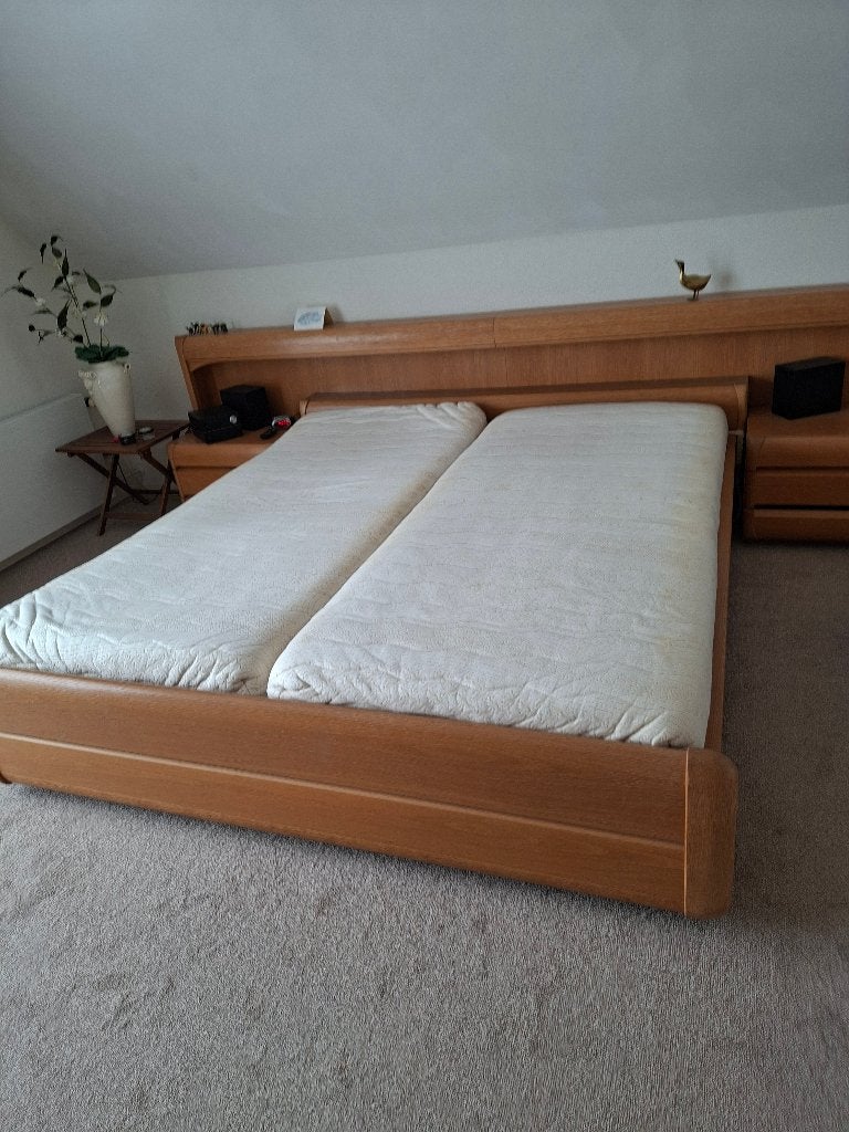 Te koop aangeboden: 2 persoons bed, Ophalen, Tweepersoons, Ombouw is van licht eiken, 180 cm