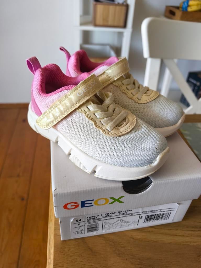 Geox sneakers maat 24 - Roze/Wit, Kinderen en Baby's, Kinderkleding | Schoenen en Sokken, Meisje, Sportschoenen, Ophalen of Verzenden