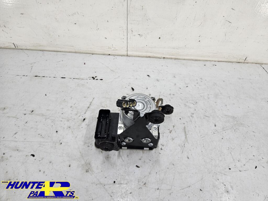 ABS pomp Volvo XC90/V90/S90/V90CC II ('14-'22) 31680101, Gebruikt, Ophalen of Verzenden, Volvo, Volvo