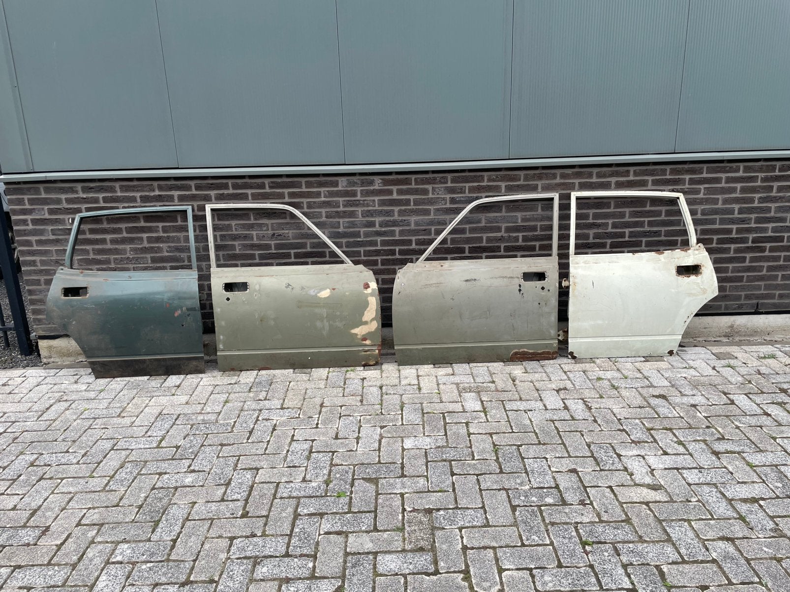 Toyota crown ms60 rs60 s6 set deuren gebruikt, Auto-onderdelen, Ophalen, Voor, Toyota, Deur