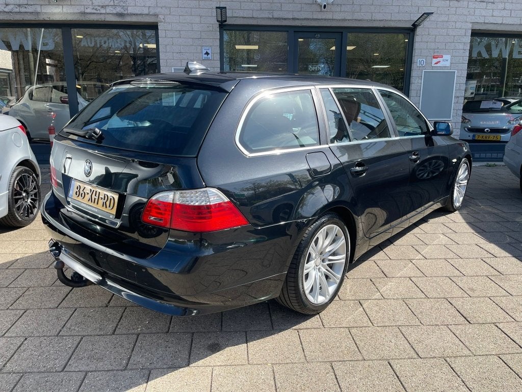 BMW 5 Serie Touring 523i Executive LCI Xenon Bruin leer Beur, Auto's, Blauw, Origineel Nederlands, 93 €/maand, Euro 4
