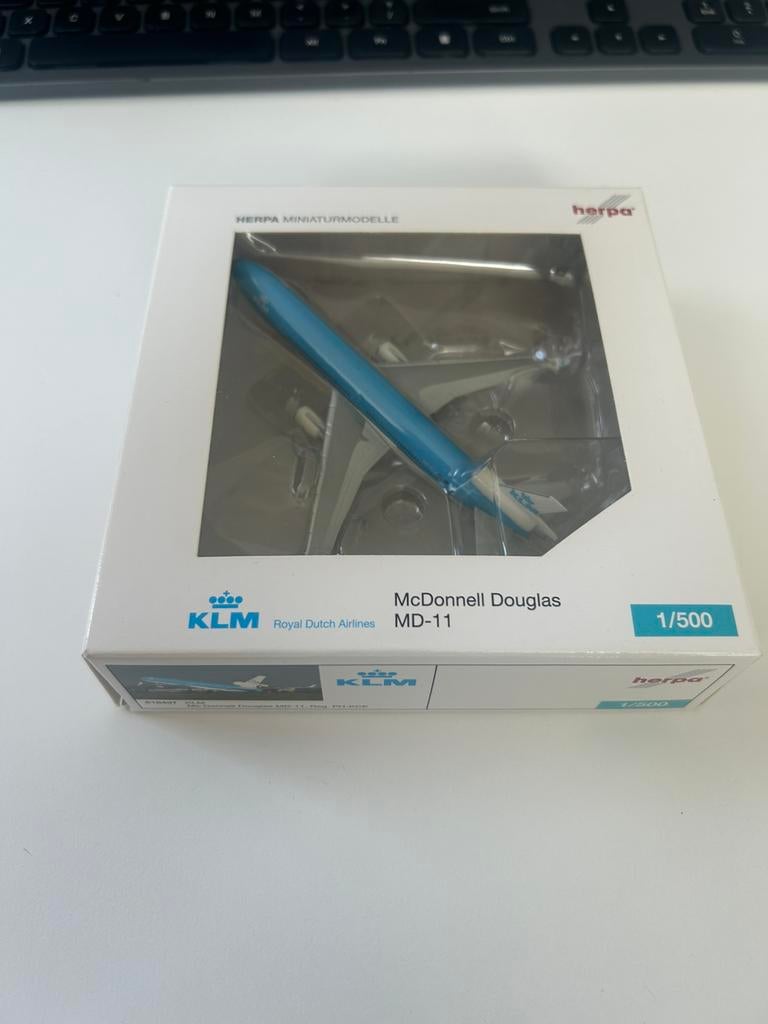 Herpa 1:500 KLM Mc Donnell Douglas MD11 PH-KCE, Verzamelen, Luchtvaart en Vliegtuigspotten, Ophalen of Verzenden, Zo goed als nieuw