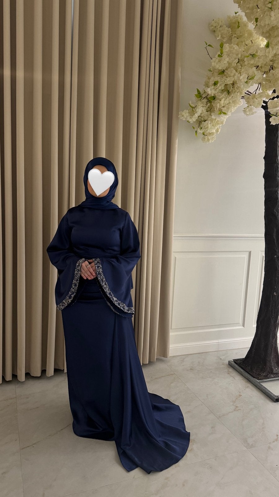 Elegante donkerblauwe galajurk met borduursels, Galajurk, Blauw, Nieuw, Ophalen