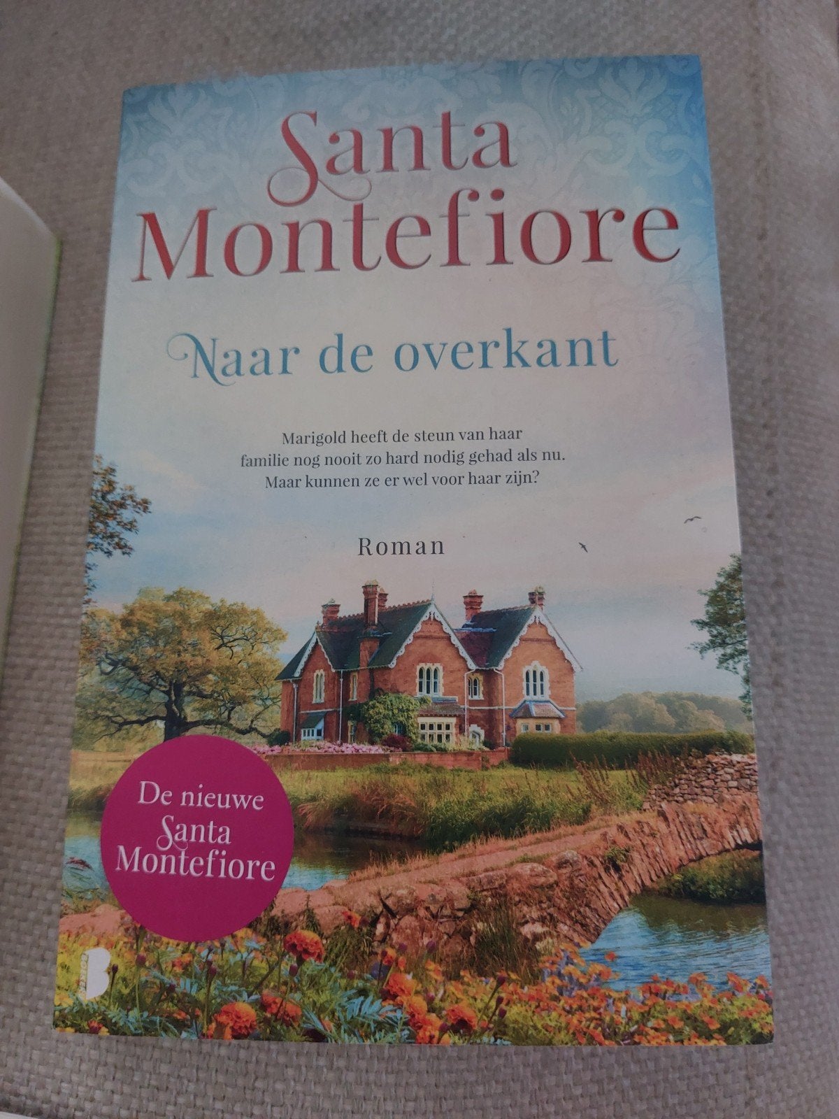 Boek Santa Montefiore, Ophalen of Verzenden, Zo goed als nieuw