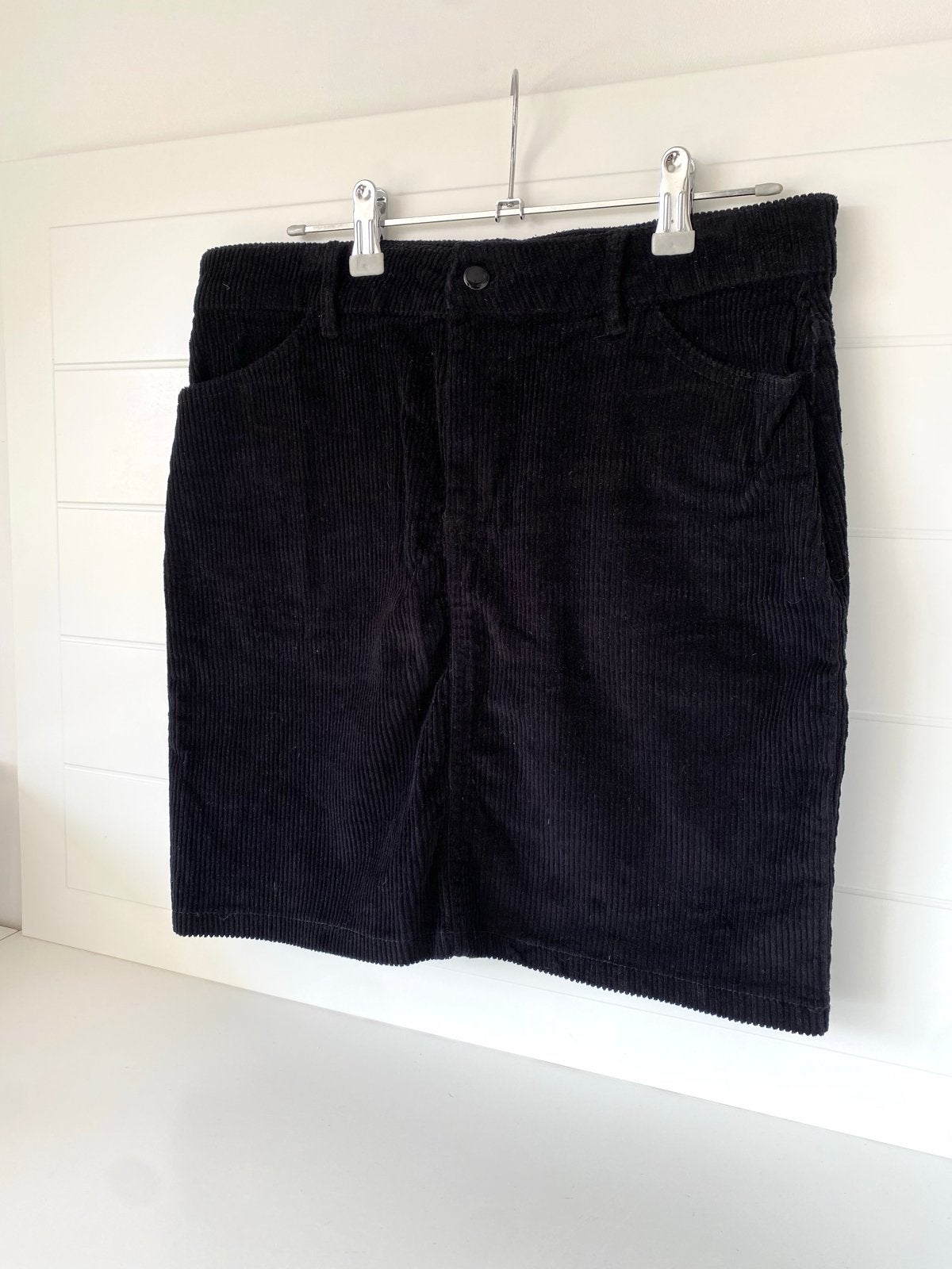 Pieces Zwart Corduroy rib zwart Rokje Maat M, Kleding | Dames, Rokken, Maat 38/40 (M), Zwart, Ophalen of Verzenden, Zo goed als nieuw