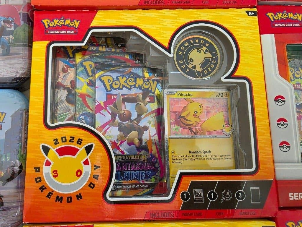 First Partner NU OPHALEN en veel meer! Day 2026 Ascended Her, Hobby en Vrije tijd, Verzamelkaartspellen | Pokémon, Ophalen, Nieuw