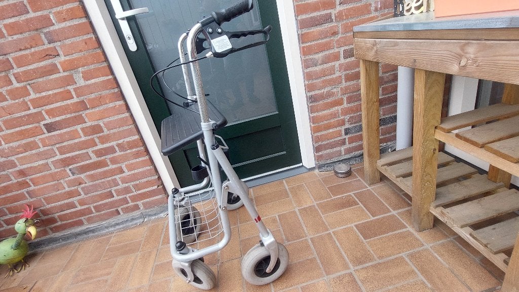 2 goedrijdende rollators aangeboden, Ophalen, Opvouwbaar, Gebruikt