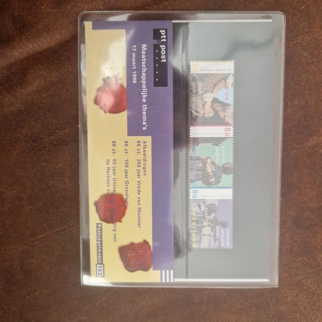 postzegelmapje 183 maatschappelijke thema's, Ophalen of Verzenden, Zo goed als nieuw, Frame of Mal