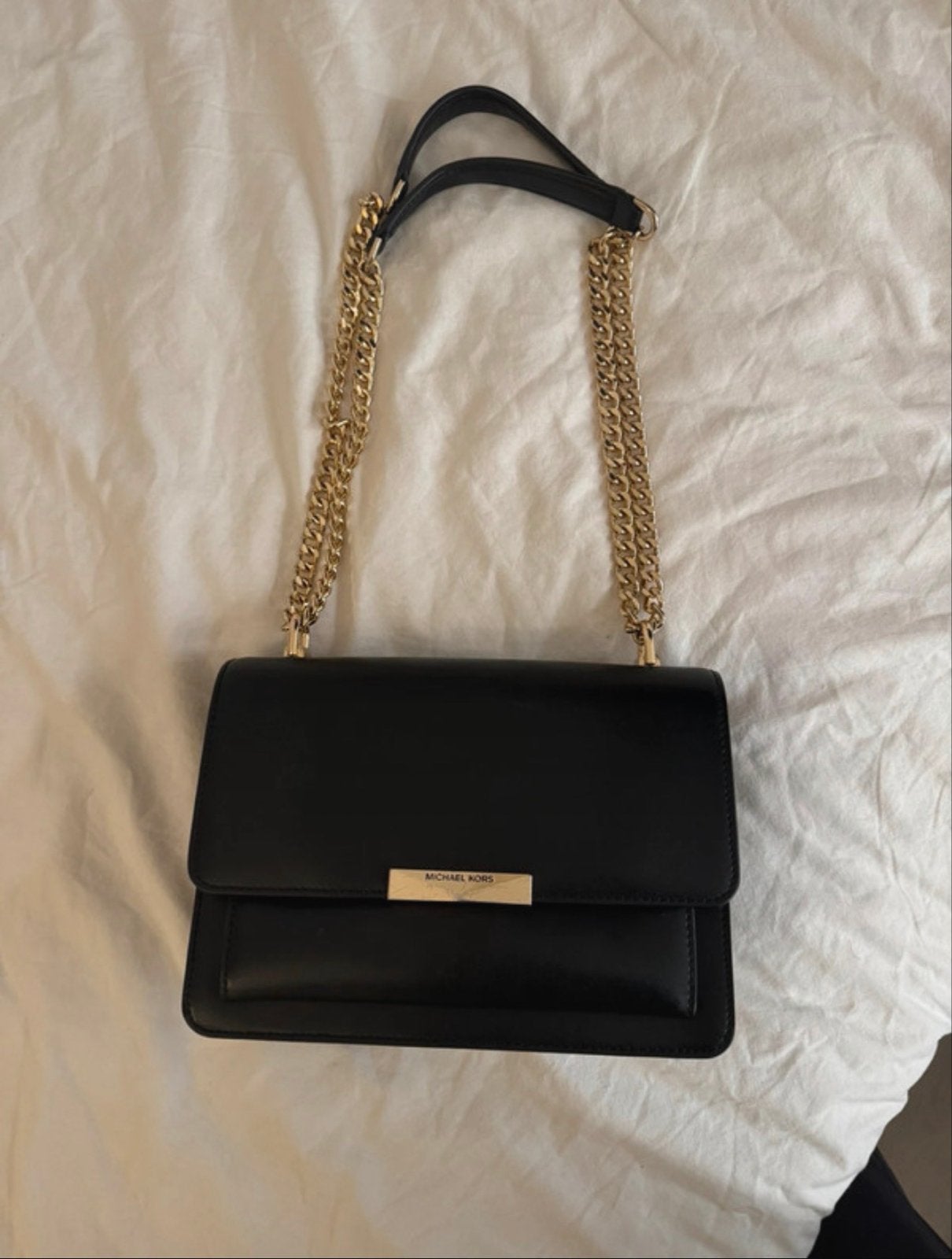 Michael Kors schoudertas met gouden ketting, Ophalen of Verzenden, Zo goed als nieuw, Zwart, Schoudertasje