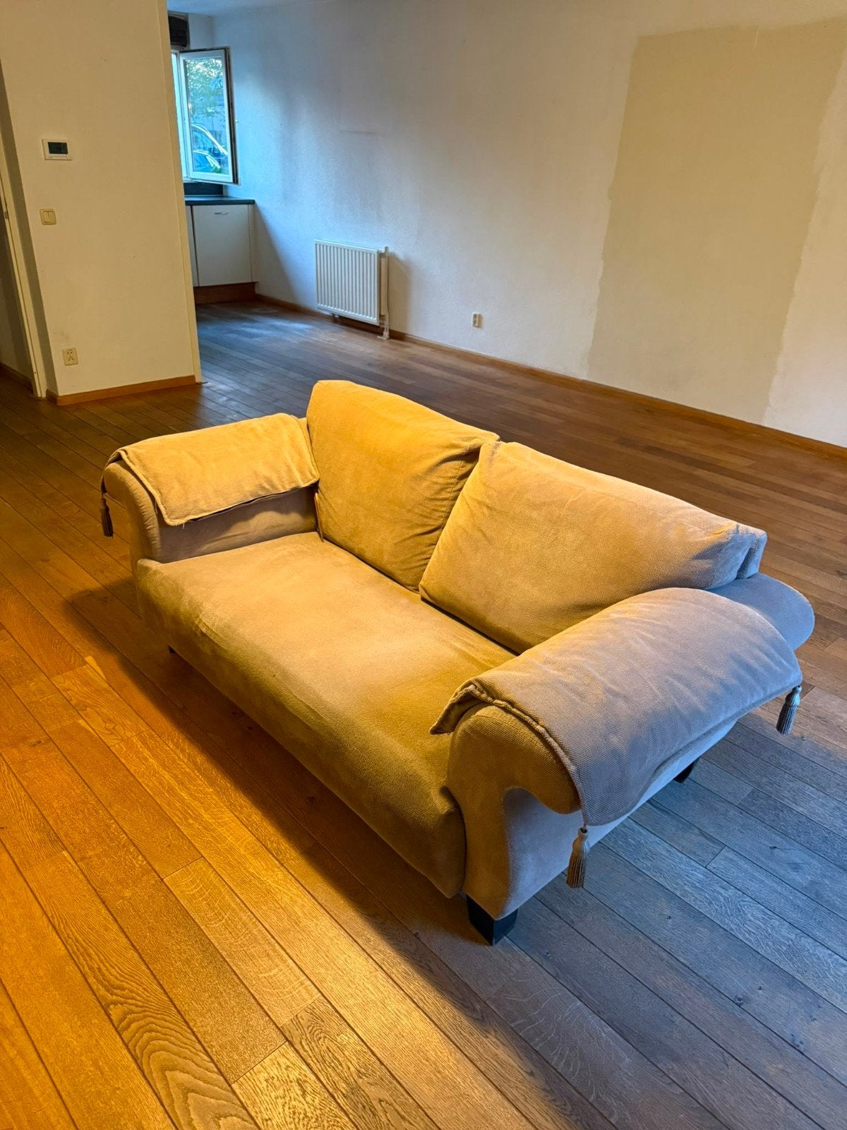 Comfortabele tweepersoonsbank - Beige stof, Ophalen, Gebruikt, Klassiek, Comfortabel, 150 tot 200 cm