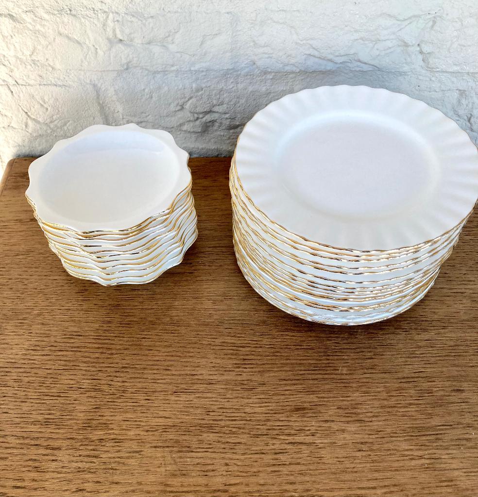 Royal Albert Val D'or: cakeschaal, gebaksbordjes +petit four, Overige typen, Ophalen of Verzenden, Zo goed als nieuw, Overige stijlen