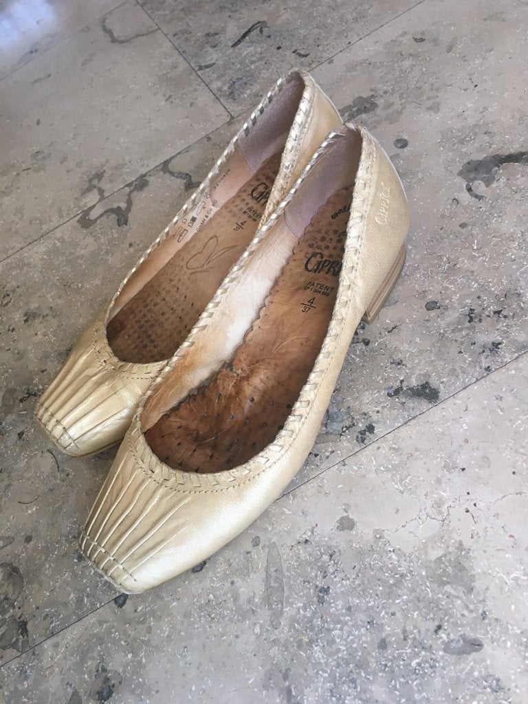 Leren goudkleurige pumps maat 37 Caprice, Pumps, Overige kleuren, Ophalen of Verzenden, Caprice