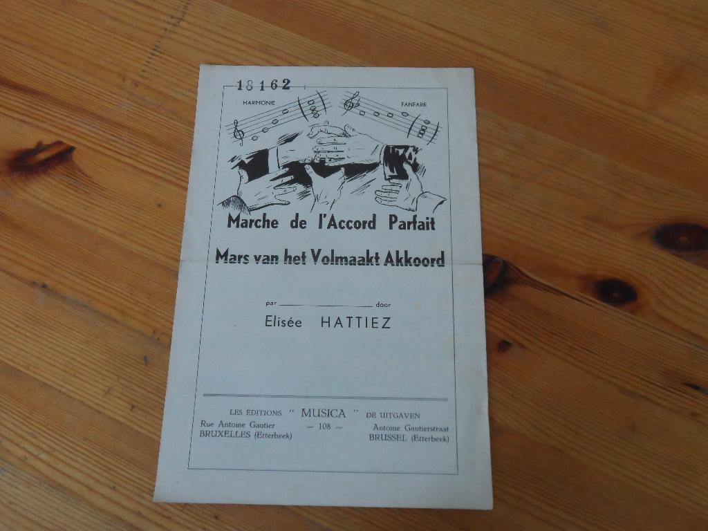 Mars van het volmaakte akkoord - e. Hattiez, Muziek en Instrumenten, Bladmuziek, Gebruikt, Ophalen of Verzenden, Artiest of Componist