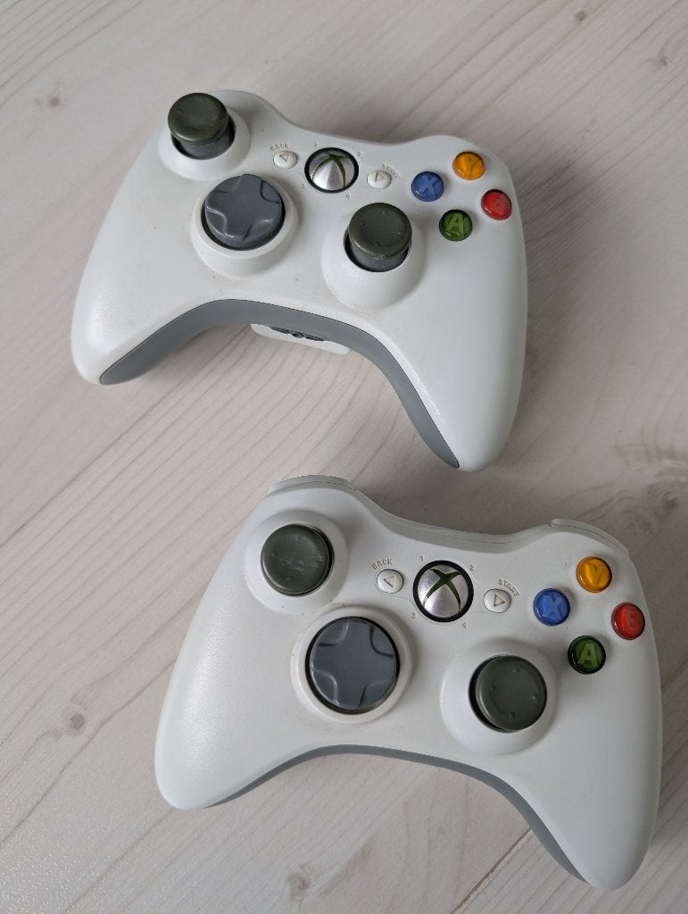 2x originele Xbox 360 draadloze controller wit, Ophalen of Verzenden, Gebruikt, Controller, Xbox 360