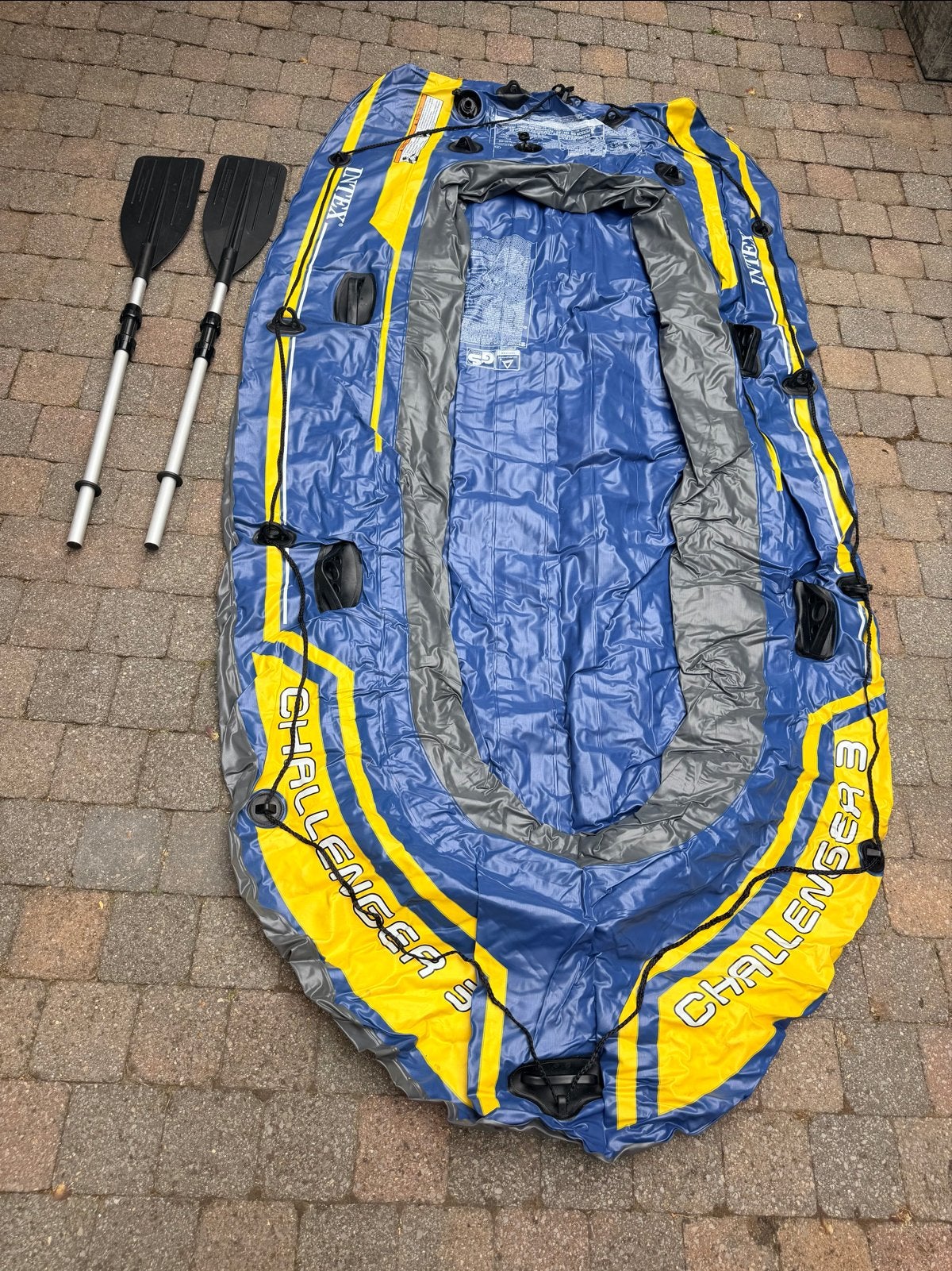 Intex Challenger 3 opblaasboot met elektrische pomp, Ophalen, Zo goed als nieuw