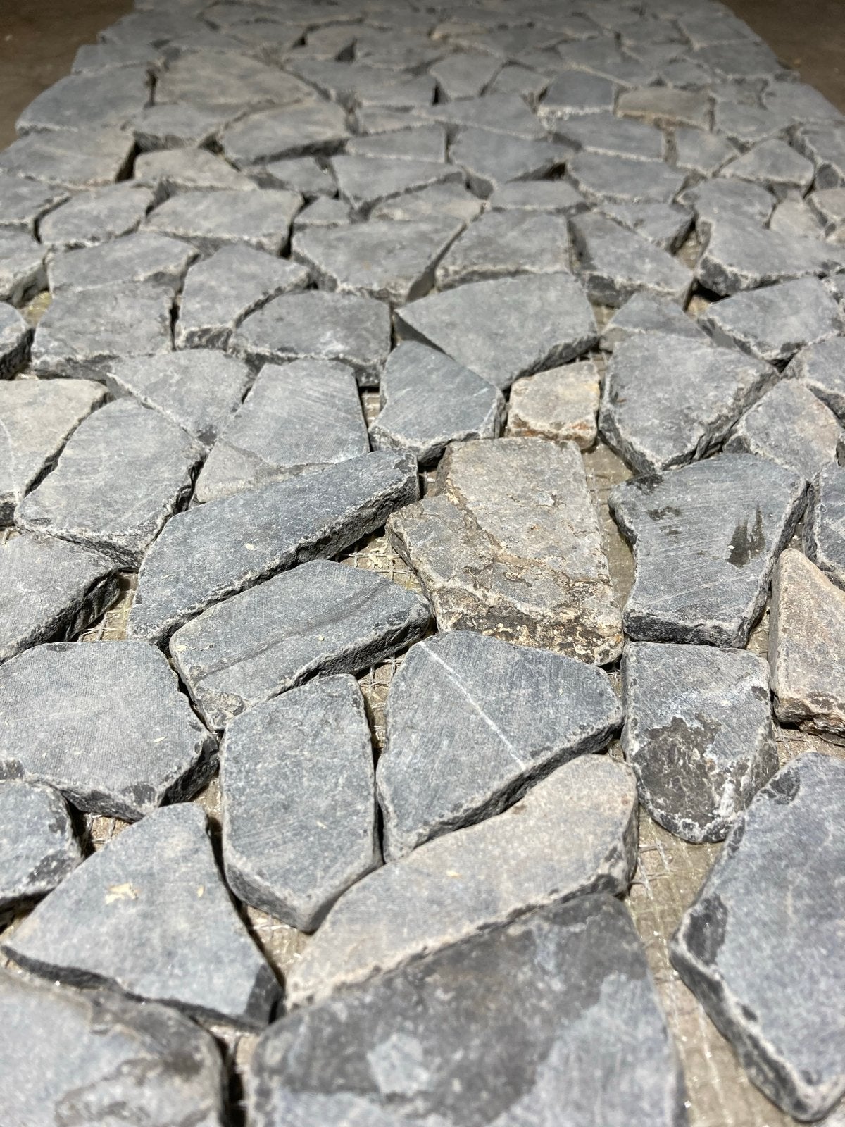 Natuursteen antraciet tegelmat mozaïek 1.50m x 36cm - 5.4m², Doe-het-zelf en Verbouw, Ophalen, Overige typen, Nieuw, 5 tot 10 m²