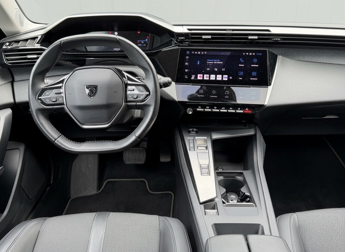 Foto 2 van Peugeot 308 SW 1.2 PureTech Allure Pack Business, achteruitr
