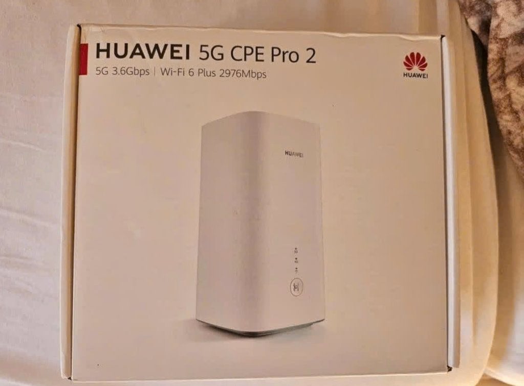 Huawei 5G CPE Pro 2 Router - ZGAN in doos evt Huur, Ophalen of Verzenden, Zo goed als nieuw, Router met modem, Huawei