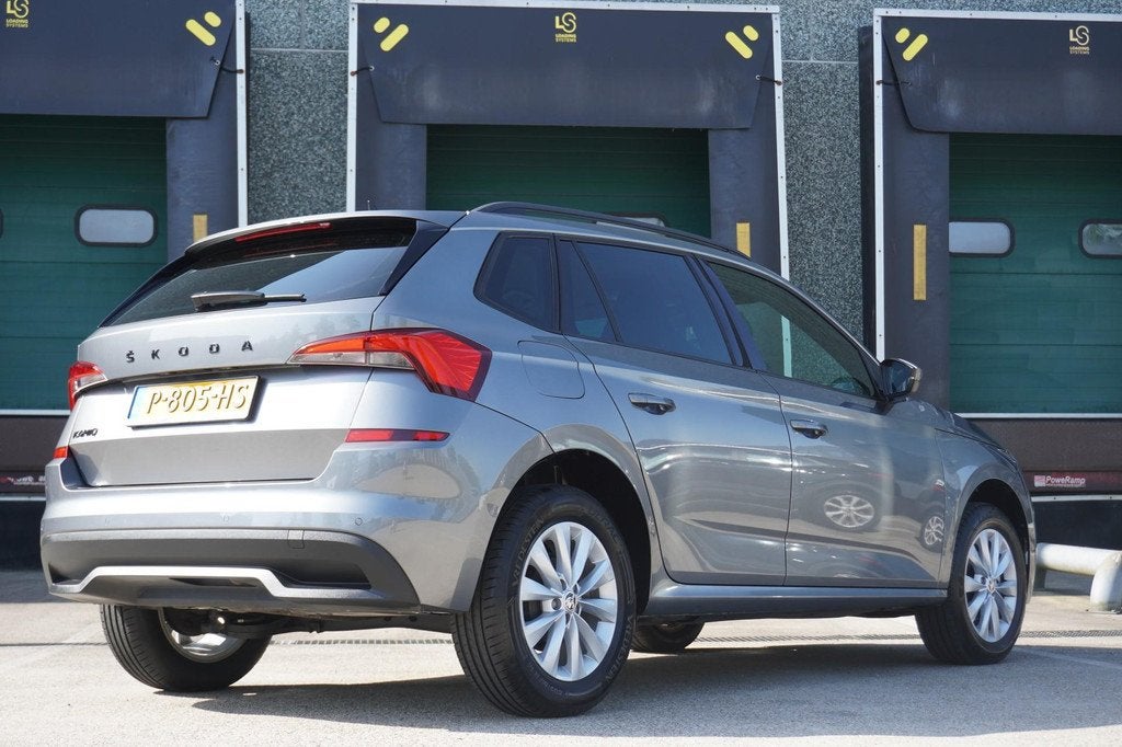 Skoda Kamiq 1.0 TSI 110pk Sport Business | Trekhaak | Apple, Auto's, Skoda, 12 maanden, Gebruikt, Origineel Nederlands, Handgeschakeld