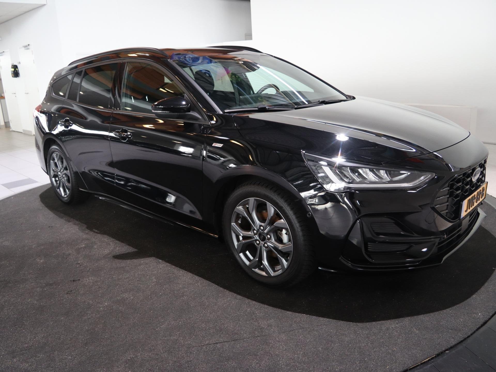Foto 7 van Ford Focus Wagon 1.0 EcoBoost Hybrid ST Line X | Trekhaak |