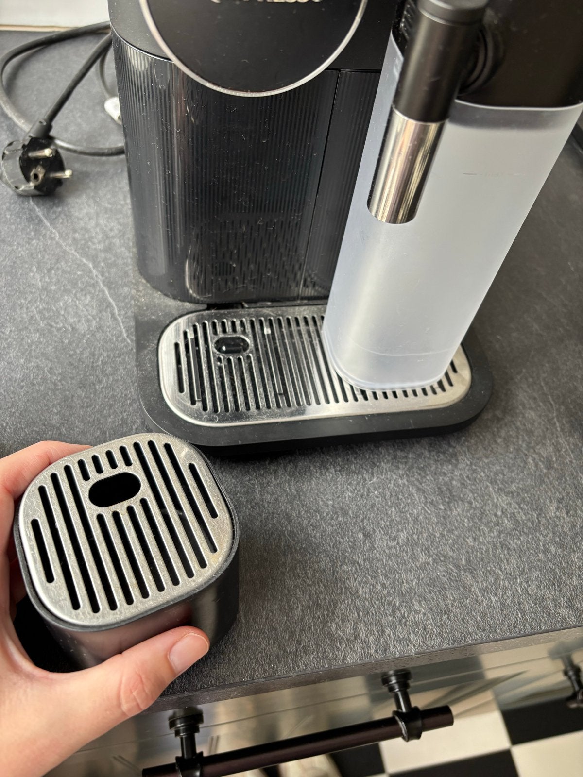 Foto 4 van Nespresso Delonghi Koffiemachine voor cupjes- Nette Staat