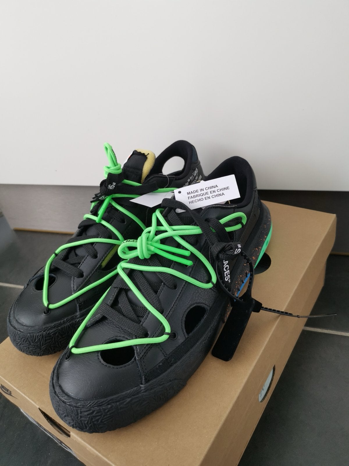 Off-White Blazer Low Electro Green - Nieuw maat 45, Kleding | Heren, Schoenen, Nieuw, Sneakers of Gympen, Zwart, Ophalen of Verzenden