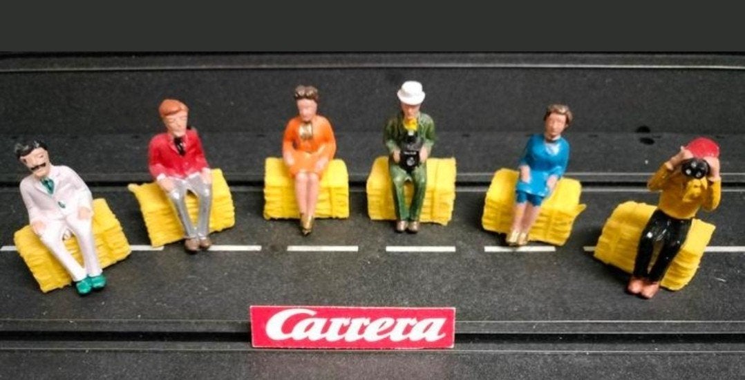 Carrera racebaan scenery 6 zittende figuren op 6 strobalen.., Ophalen of Verzenden, Nieuw, Elektrisch, Carrera