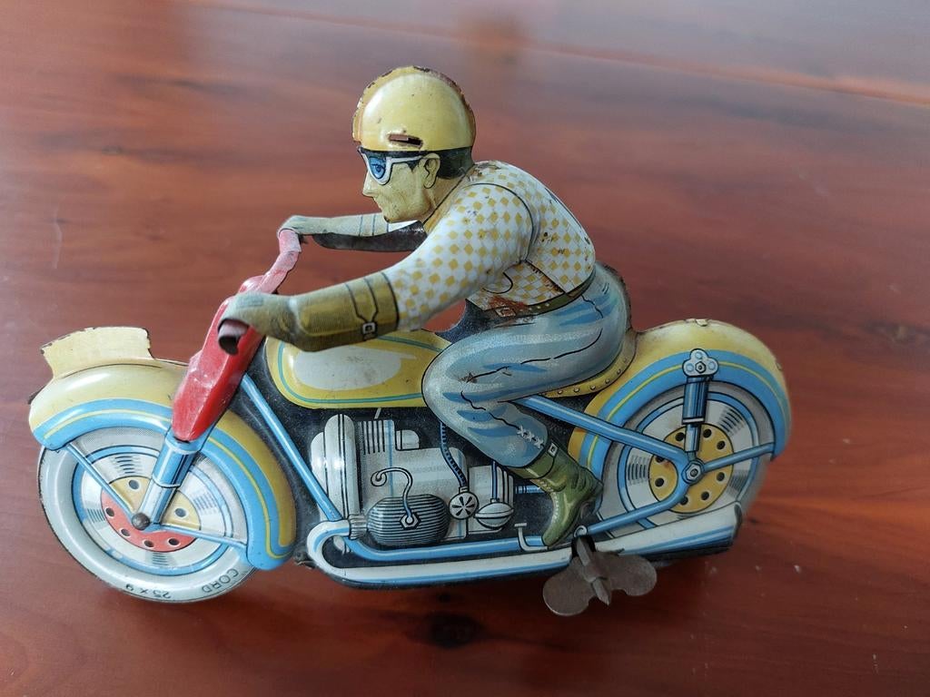 Vintage blikken motor met coureur - Technofix, Ophalen, Gebruikt