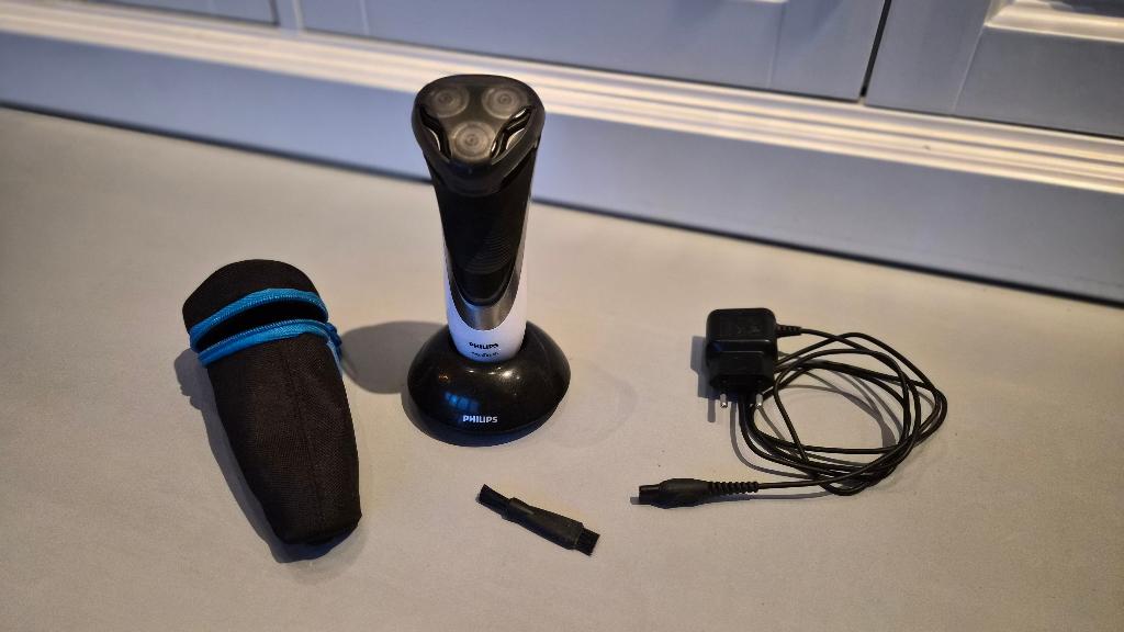 Philips AT941 AquaTouch Wet & Dry scheerapparaat, Ophalen of Verzenden, Gebruikt, Scheren en Epileren