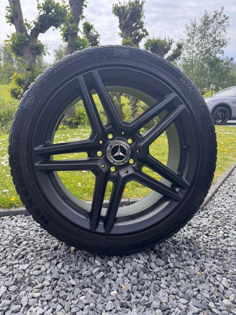 18 inch Mercedes A B klasse CLA W177 118 247 Winterbanden, Auto-onderdelen, Banden en Velgen, Ophalen, 18 inch, Banden en Velgen