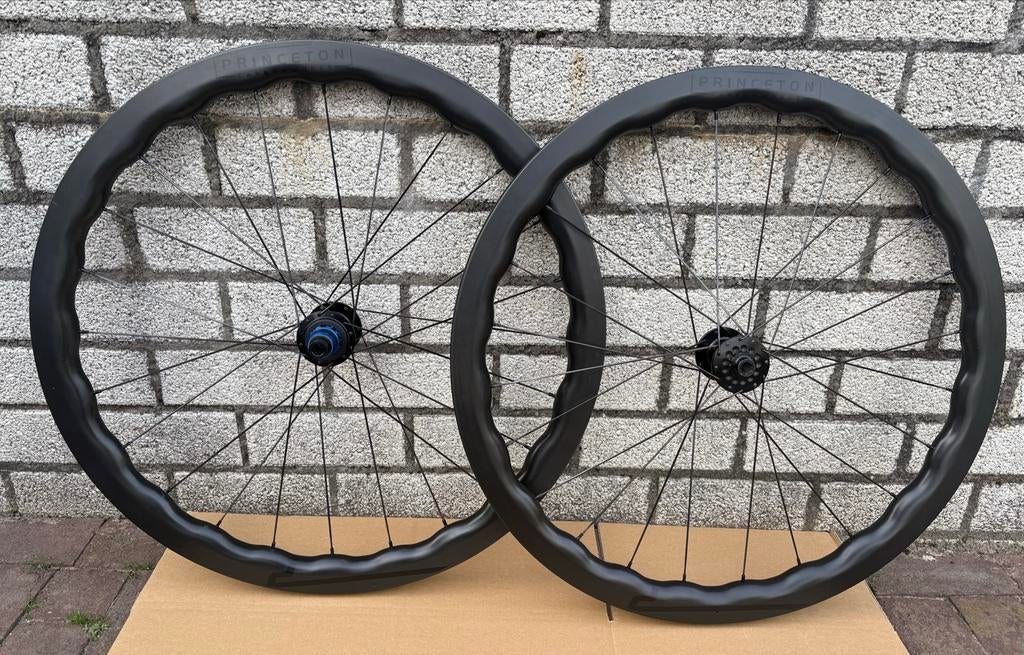 Princeton Carbon Works Grit disc wielset Tune naven, Fietsen en Brommers, Fietsonderdelen, Wiel, Ophalen of Verzenden, Zo goed als nieuw