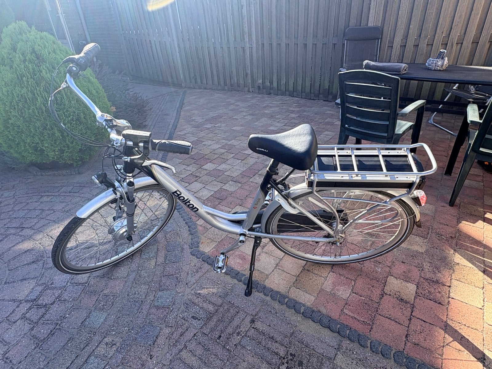 Bolton elektrische fiets - Comfortabel en betrouwbaar, Zo goed als nieuw, Minder dan 47 cm, 50 km per accu of meer, Ophalen