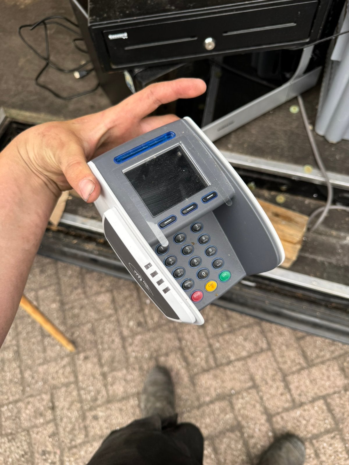 Pinautomaat, Ophalen, Zo goed als nieuw