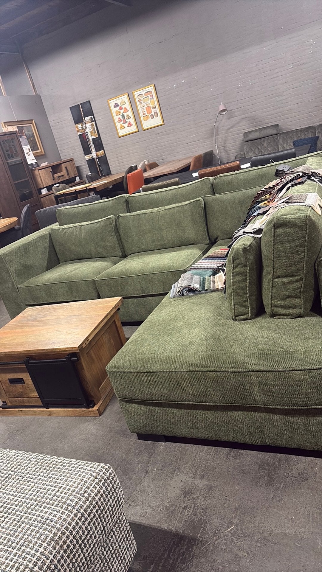 Hoekbank groen direct leverbaar, Ophalen, Outletliving7@gmail.com, 125 cm of meer, Nieuw