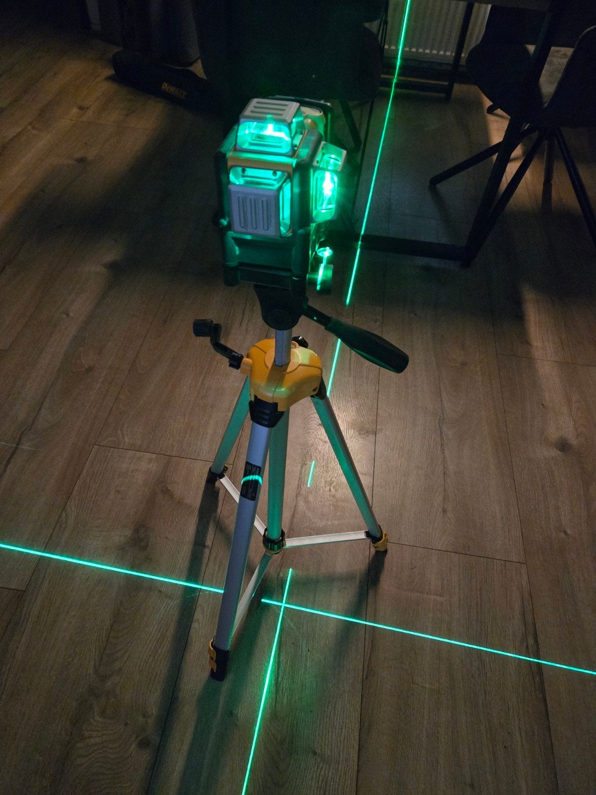 DeWalt DCE089D1GTRI Zelfnivellerende Accu Kruislijnlaser, Ophalen of Verzenden, Zo goed als nieuw, Overige typen, DeWalt