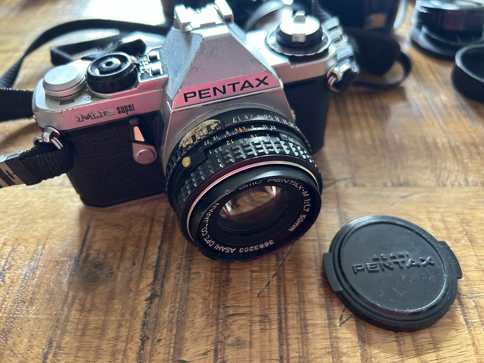Pentax ME Super camera met diverse lenzen en accessoires, Ophalen of Verzenden, Gebruikt, Standaardlens