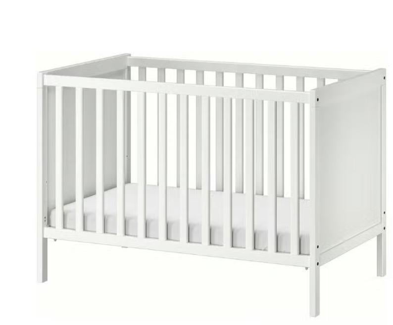 Ledikant + matras, Kinderen en Baby's, Ophalen, Zo goed als nieuw, Ledikant