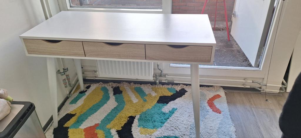Bureau met laadjes, Huis en Inrichting, Bureaus, Ophalen, Gebruikt
