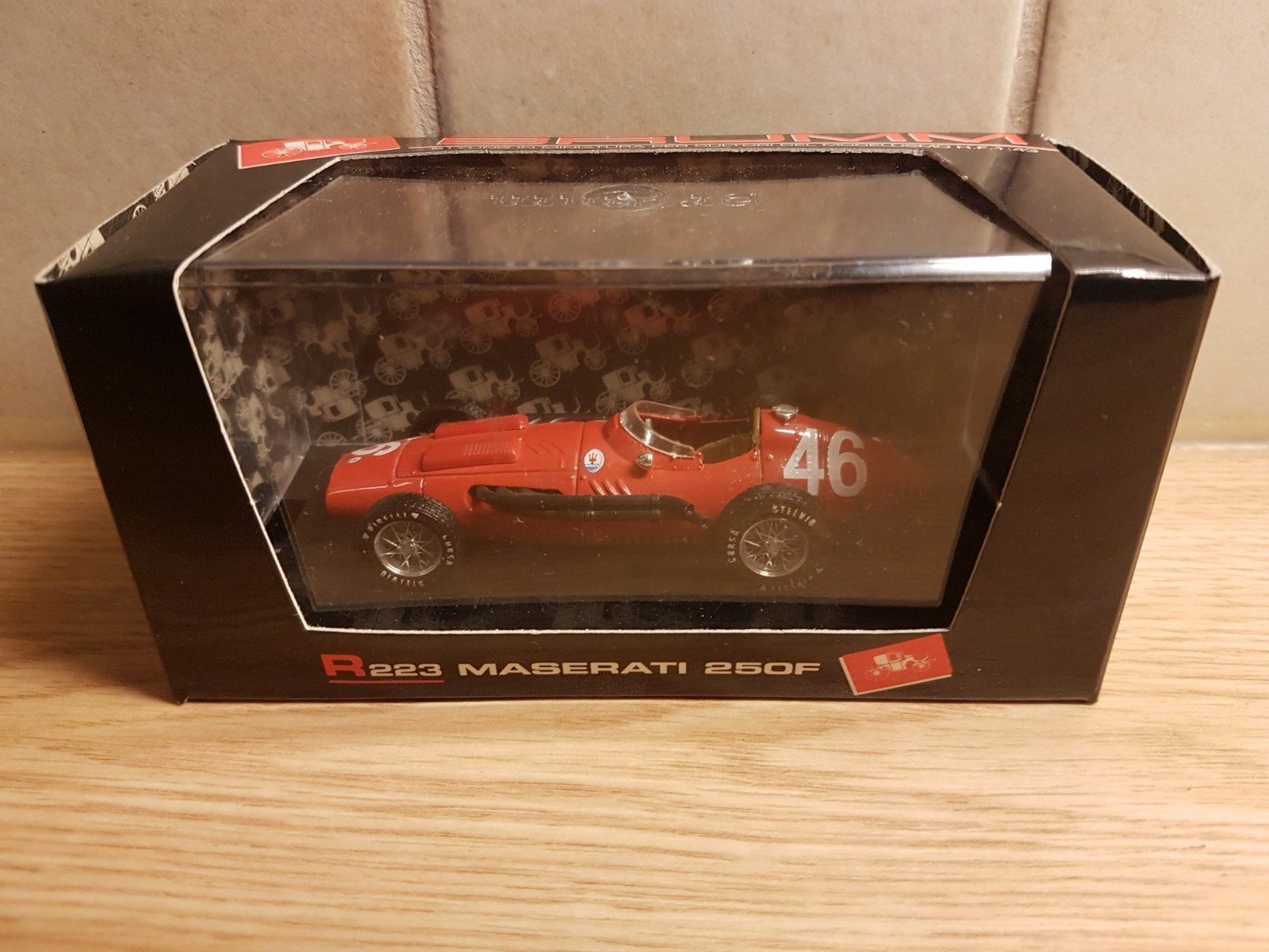 f1 maserati 250F 12 cilinder, Hobby en Vrije tijd, Modelauto's | 1:43, Ophalen of Verzenden, Zo goed als nieuw, Auto, Overige merken