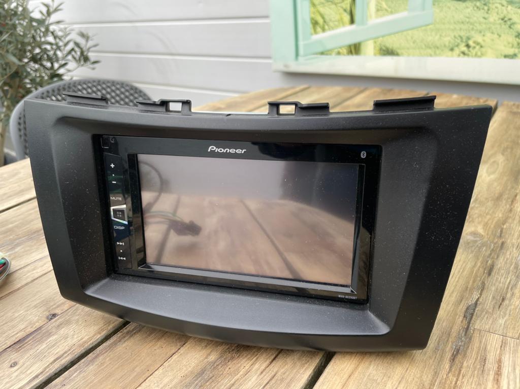 Pioneer MVH-AV290BT autoradio voor suzuki swift, Ophalen, Zo goed als nieuw