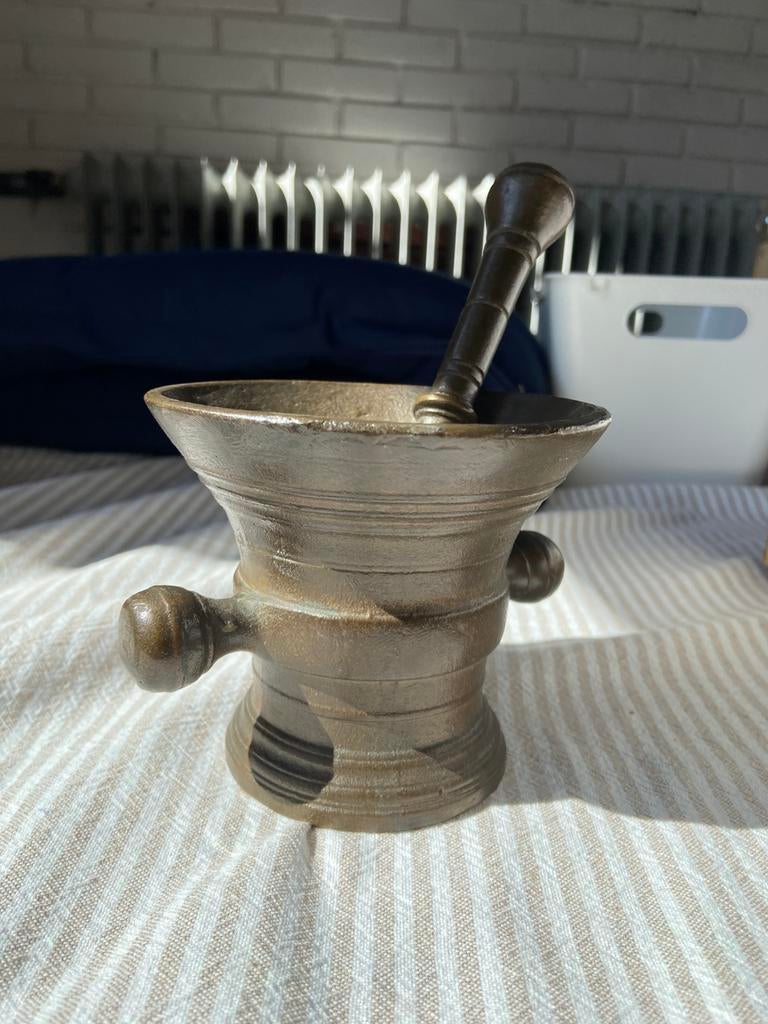 Oude vijzel, doorsnee bovenaan 11,5, hoogte 10 cm, Ophalen