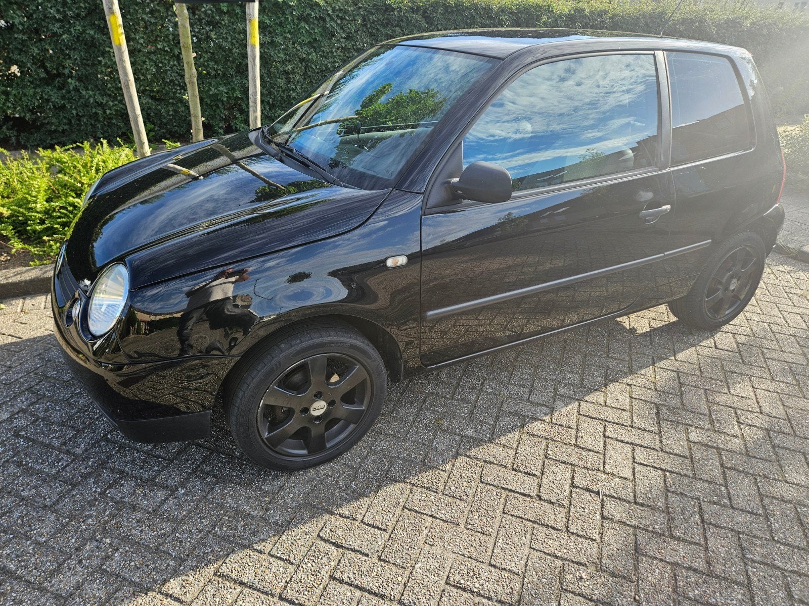 Volkswagen Lupo 1.4 55KW 1999 Zwart, Voorwielaandrijving, 74 pk, 31 €/maand, 4 stoelen