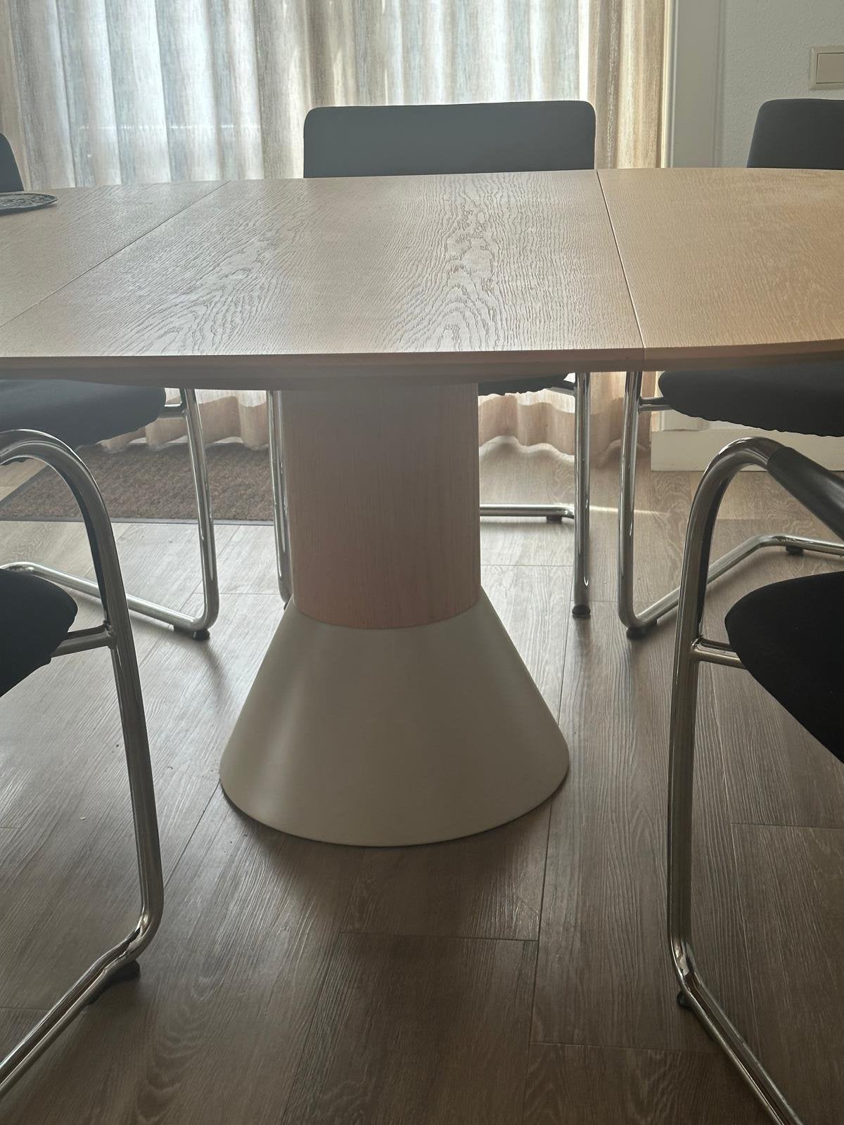 Arco balance eettafel