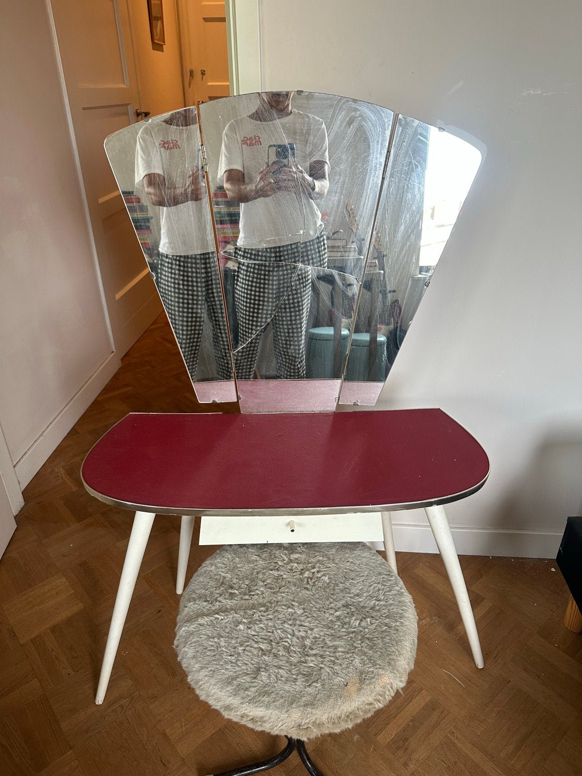 Vintage kaptafel met kapotte spiegel - opknapper, Ophalen, Overige vormen, 50 tot 100 cm, 100 tot 150 cm