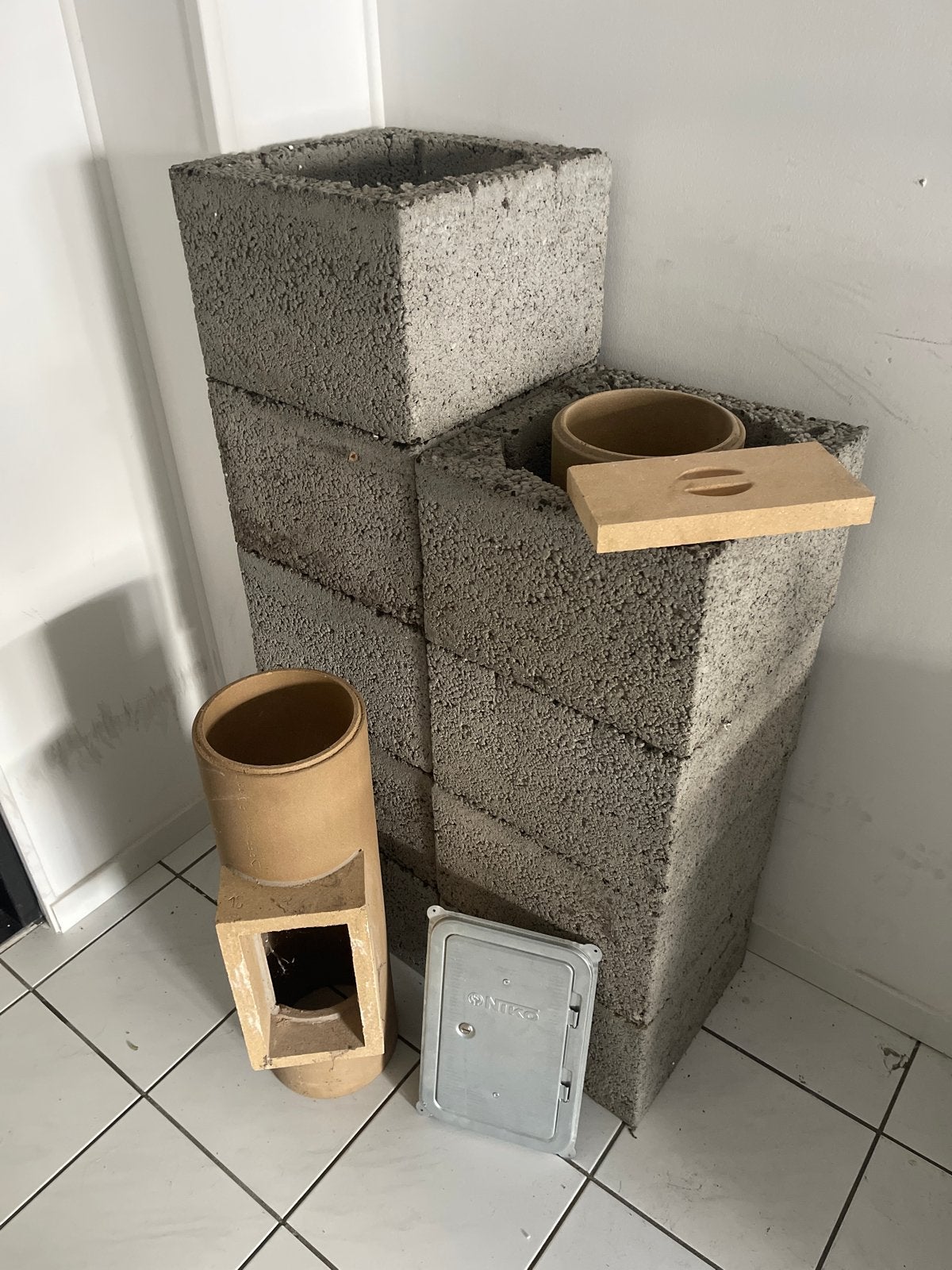Betonnen schoorsteenblokken en rookkanaal nieuw, Ophalen, Steen of Klei, Overige typen, Nieuw