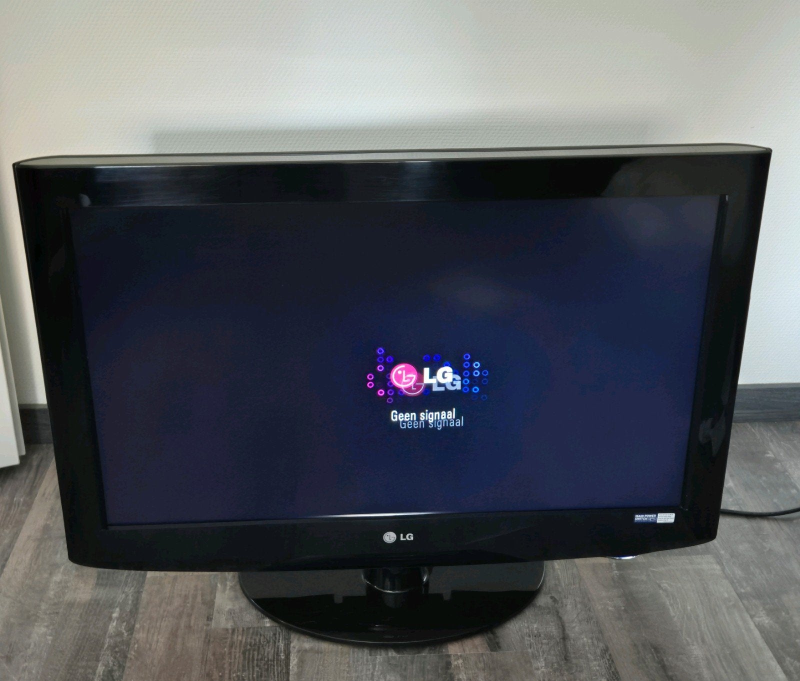 LG 32 inch LCD TV met afstandsbediening, Ophalen, Gebruikt, 50 Hz, 80 tot 100 cm