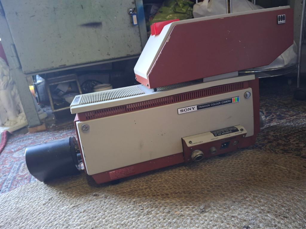 Sony DXC-1200 Trinicon kleurentelevisiecamera jaren '70, Audio, Tv en Foto, Mini dv, Gebruikt, Ophalen of Verzenden, Sony